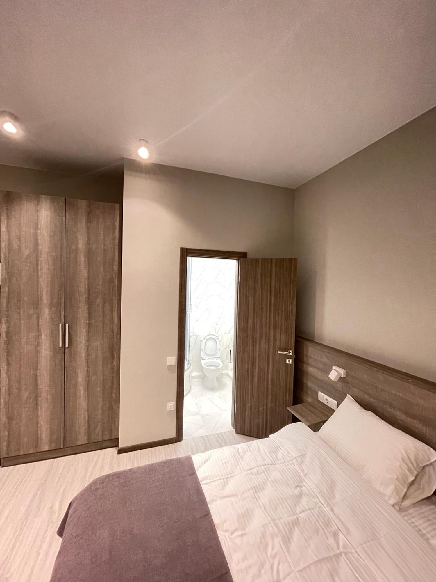 Hotel Seven Wysznewe Zewnętrze zdjęcie