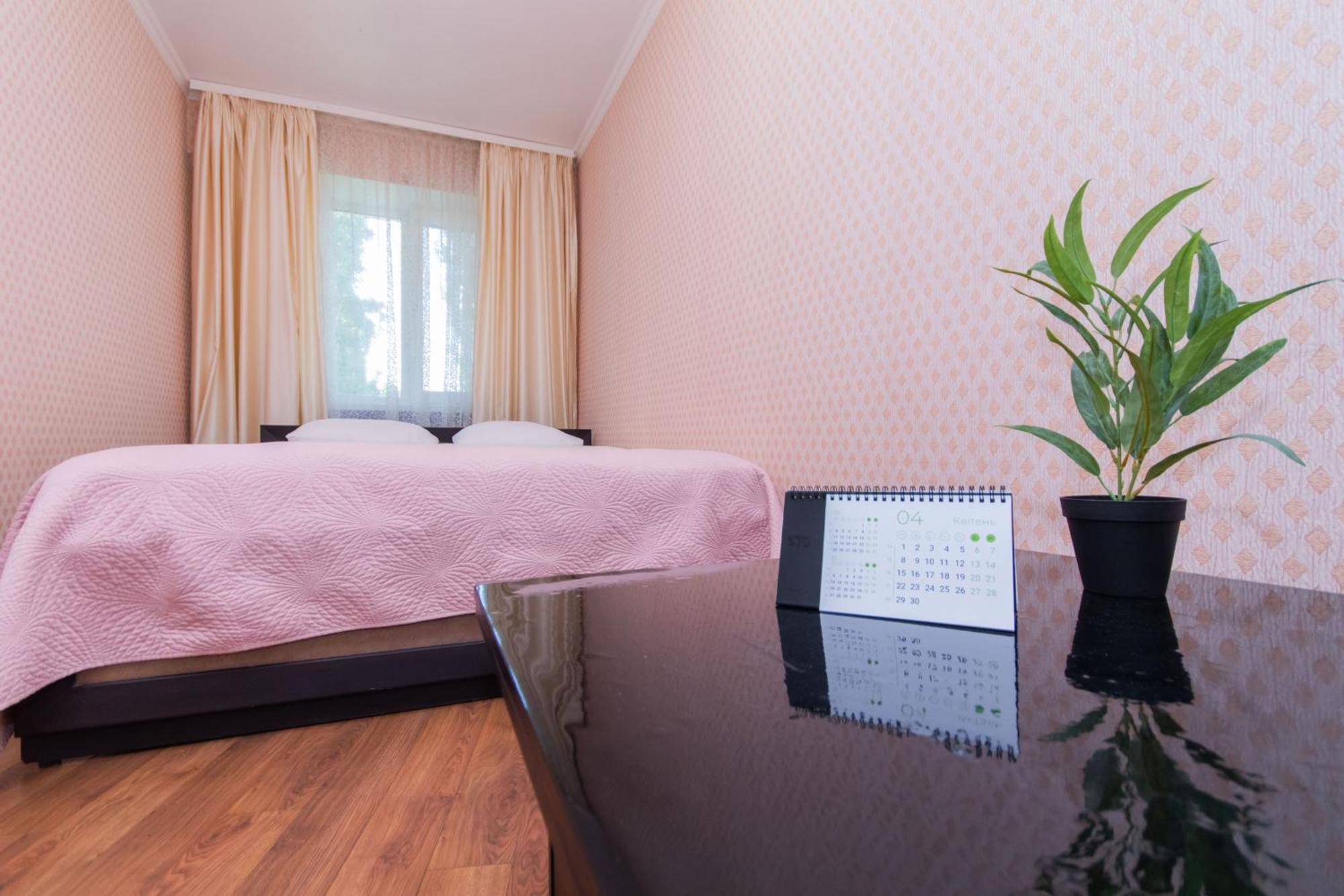 Hotel Seven Wysznewe Zewnętrze zdjęcie