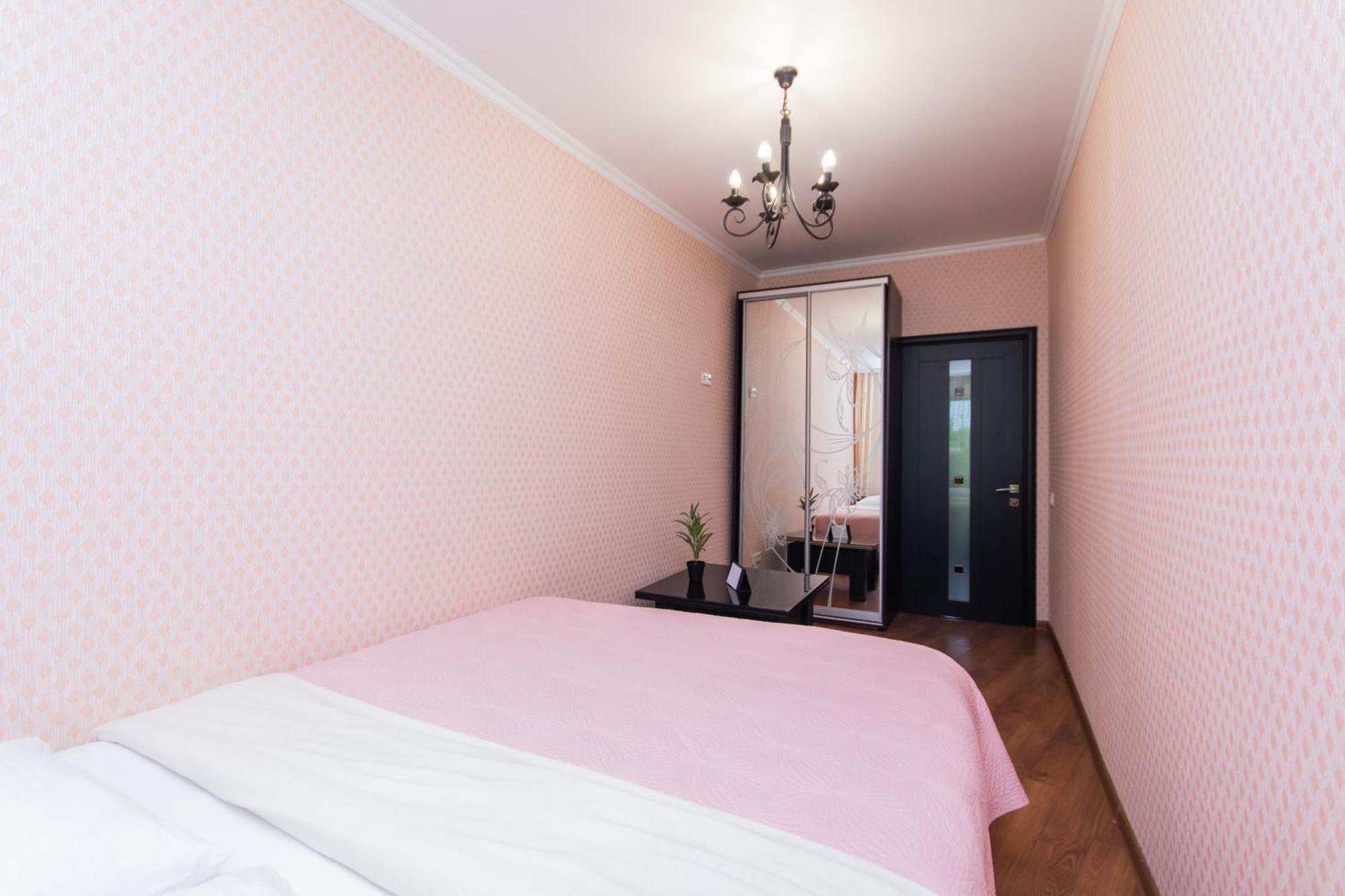 Hotel Seven Wysznewe Zewnętrze zdjęcie